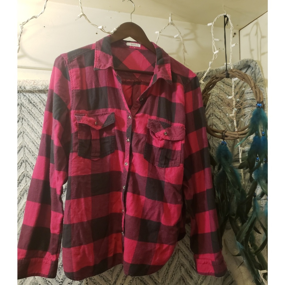 Trendy Buffalo Plaid Top!!